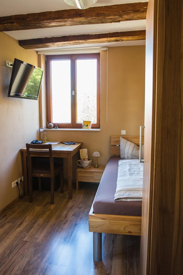 Landhotel Im Hexenwinkel Wiernsheim المظهر الخارجي الصورة